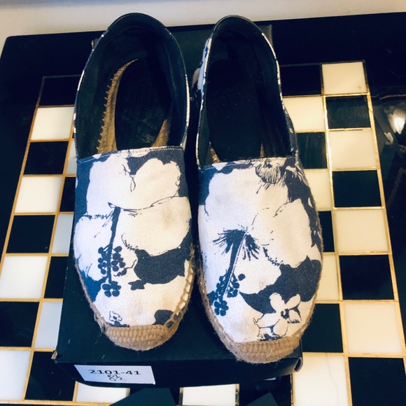 Saint Laurent Espadrilles - Picture 3 of 14